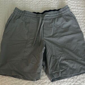 Lululemon Athletica Men's Gray Athletic Shorts